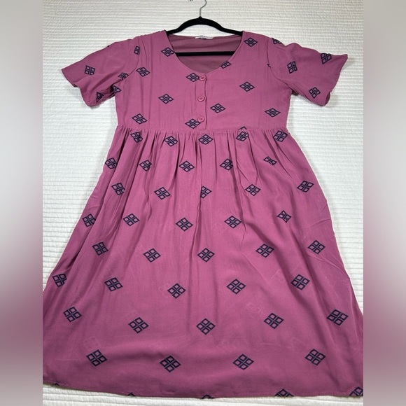 Polagram Pink Midi Dress with Navy Blue Pattern. VNeck. Short Sleeves. S… - Picture 6 of 8